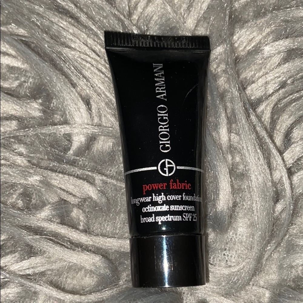 Giorgio Armani foundation ‼️brand new‼️
